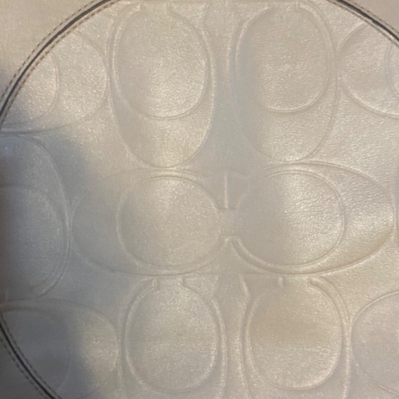 Coach Leather Tote Circle Embossed Signature Zip “Laura” - Picture 12 of 16